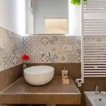 Guesthost - Number 12 Luxury Nocleg ze śniadaniem