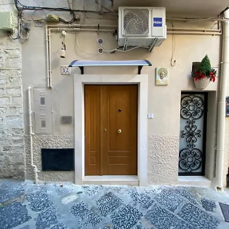 Bed & Breakfast Guesthost - Number 12 Luxury