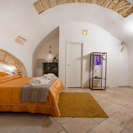 Nocleg ze śniadaniem Guesthost - Number 12 Luxury Bari