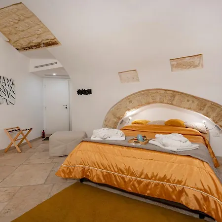 Guesthost - Number 12 Luxury 3* Bari