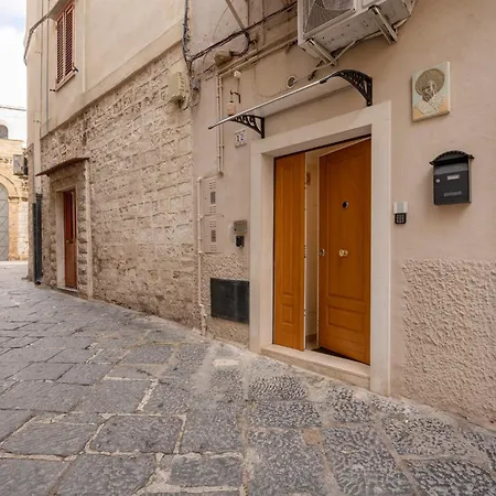 Guesthost - Number 12 Luxury バーリ