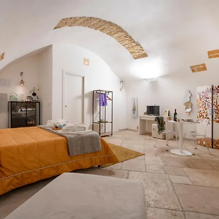 Guesthost - Number 12 Luxury לינה וארוחת בוקר