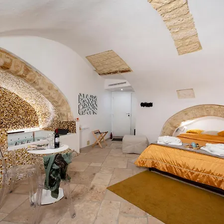 לינה וארוחת בוקר Guesthost - Number 12 Luxury