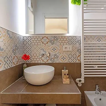 Bed & Breakfast Guesthost - Number 12 Luxury 3*