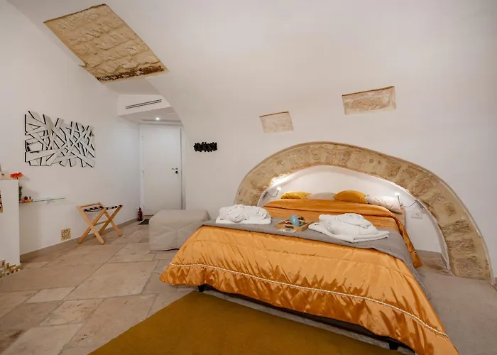 Guesthost - Number 12 Luxury 4* Bari